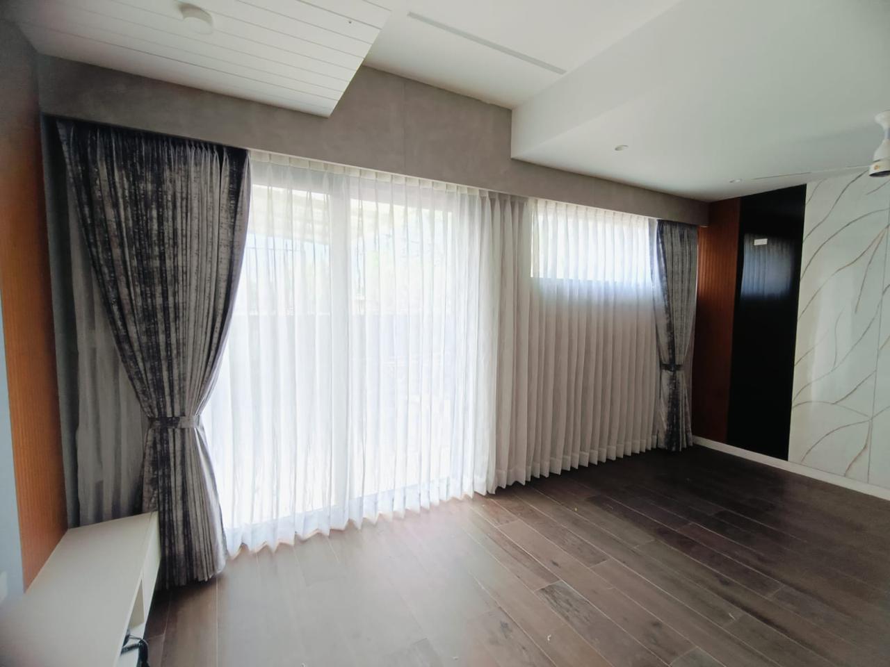 Curtain Designing Installation